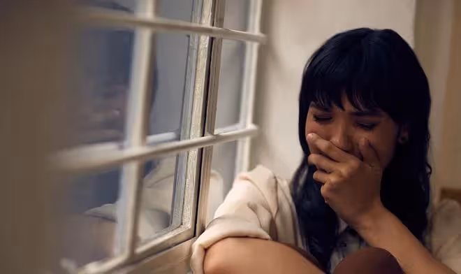 「幫你弟還20萬，別讓你老公知道就行」，自私母，親手毀女兒婚姻