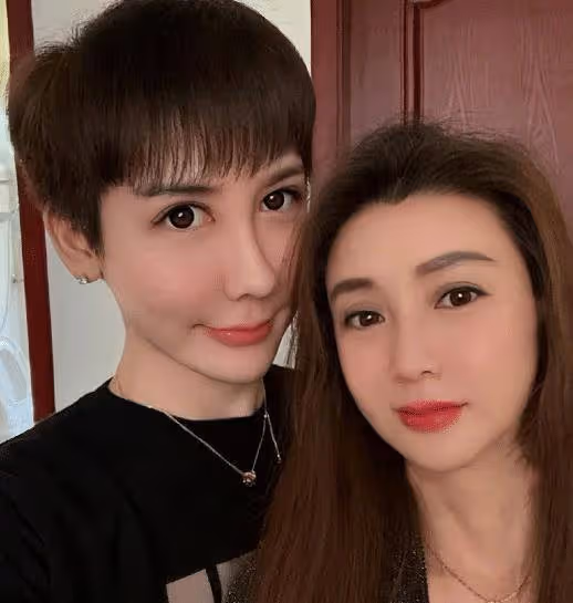 還記得將自己整成「蛇精男」的劉梓晨嗎？如今顏值大變樣，帥成偶像臉