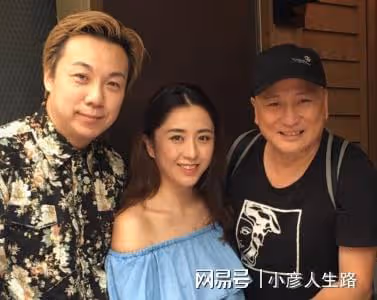 湯鎮業前妻攜三兒女出海遊玩！大女兒顏值超高，卻遭爸爸禁入娛圈