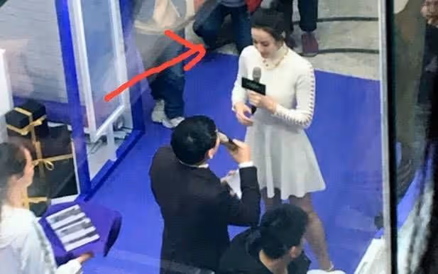 看到路人照裡楊冪和熱巴,才知道生過娃身材變化有多大啊 !