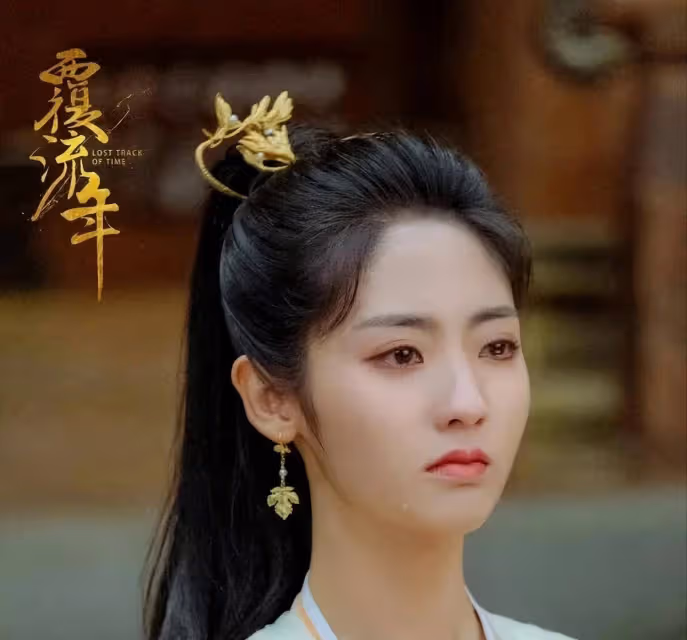 國慶出生的女演員，6歲練雜技13歲入伍，邢菲成了娛樂圈的「清流」