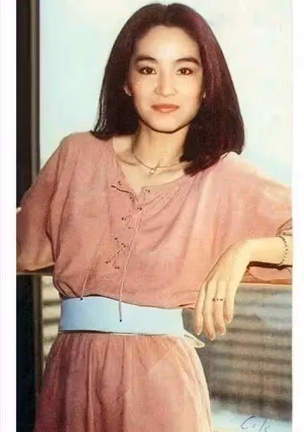 張曼玉皺紋橫生「老態明顯」，李麗珍氣質全無「胖若兩人」，那些退隱的「香港女神」變化大，網友：女神都老了