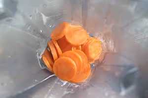 超柔軟的胡蘿蔔餐包