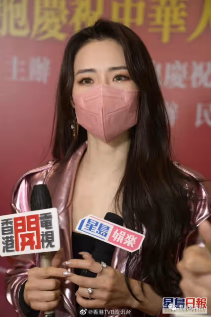 炎明熹著Tube dress成熟氣質!菊梓喬口密避講吳卓羲稱去內地旅行