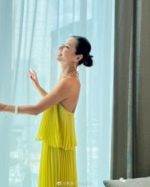 湯鎮業大女湯愛嘉星味濃郁做幕後！51歲姜坤同囡囡似兩姐妹