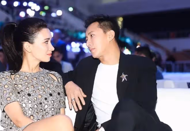 37歲的盧靖姍產女,韓庚甜蜜轉發,曾稱懷上孩子很神奇