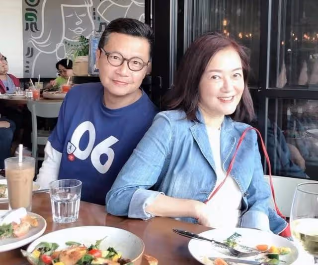 幸福!59歲TVB「完美奸人」賀結婚19周年,寫甜蜜情話向太太示愛