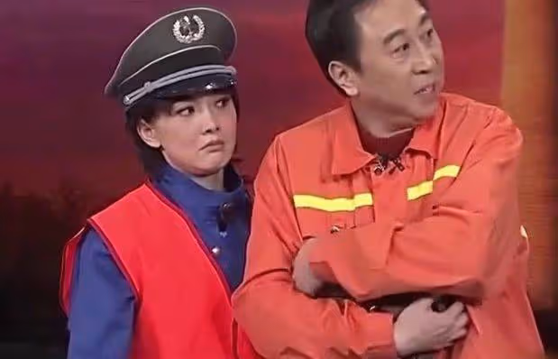 被春晚連續邀請11次，和丈夫大鬧離婚後癱瘓，如今生活太悽慘