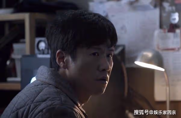 《大考》周博文高考749分,周美仁為了給兒子湊學費,賣掉遊戲帳號
