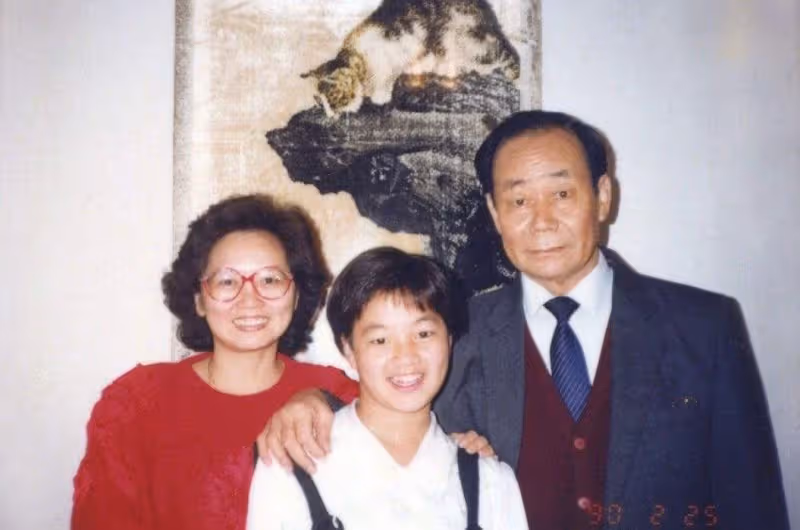 比朱麗倩先有名分!她23歲和劉德華「結婚」36歲嫁給轉世靈童 今「成闊太住千萬豪宅」:越努力越幸運