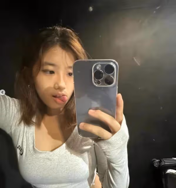 賈靜雯長女曬美照!17歲梧桐「身材高挑」穿著火辣,長相精緻酷似媽