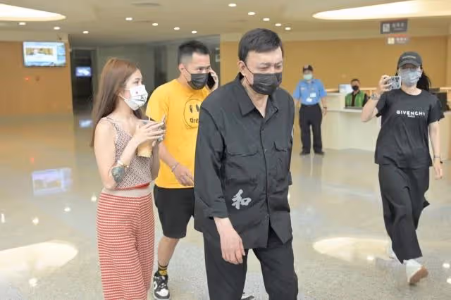 照顧余苑綺兒女忙翻!余祥銓曝「帶4歲外甥女出遊」終於笑了 網友感動:「姐姐在天上一定很欣慰」