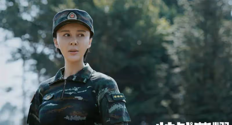 滿臉玻尿酸，笑比哭更難看，這10顆滿臉的星星，一個都說不出口