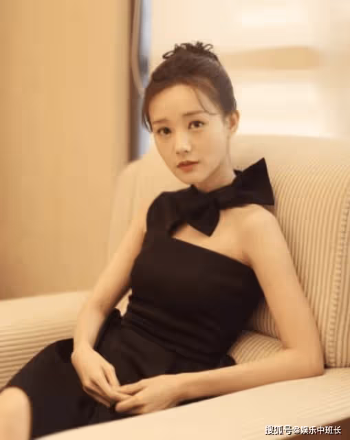 她本是趙麗穎替身,在她懷孕期間不斷接戲,如今成新一代小花