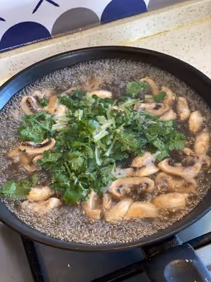 不吃飯先喝兩碗的極簡口蘑湯