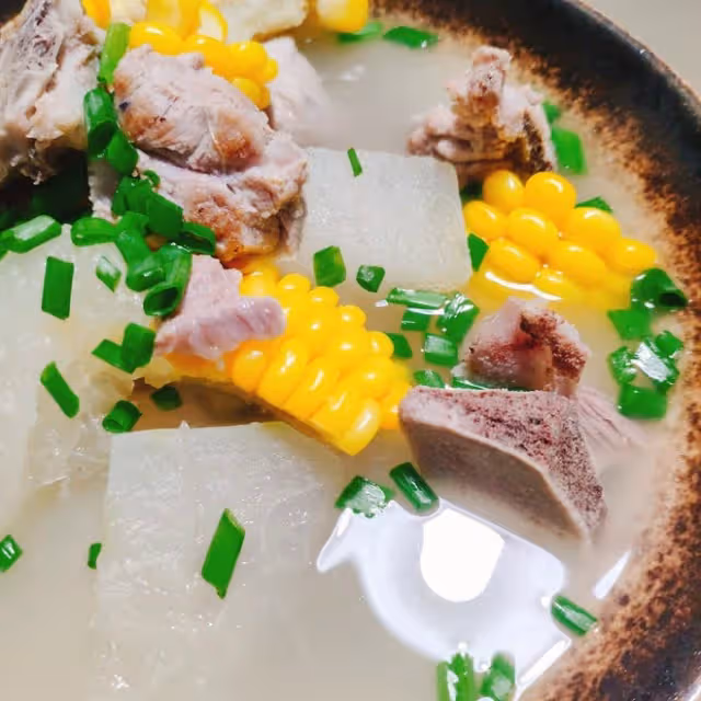 冬瓜玉米排骨湯(不好喝我去你家給你做！！)