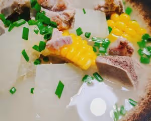 冬瓜玉米排骨湯(不好喝我去你家給你做！！)