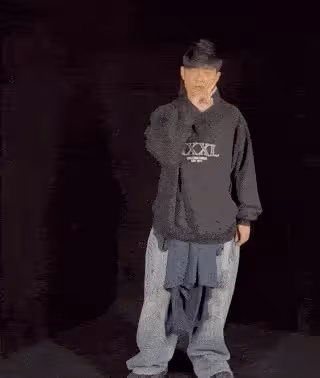 周杰倫看秀生圖眼袋比眼睛大 被拍成一米三