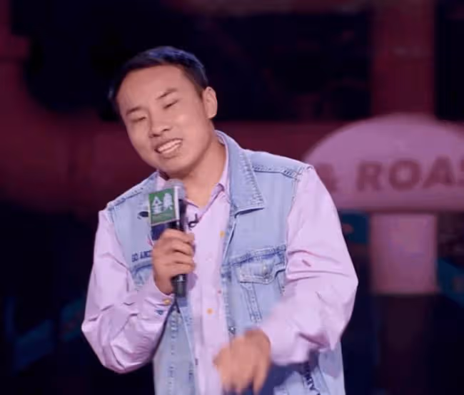 今年最傻叉的事是什麼？對，是為喜劇節目吵架
