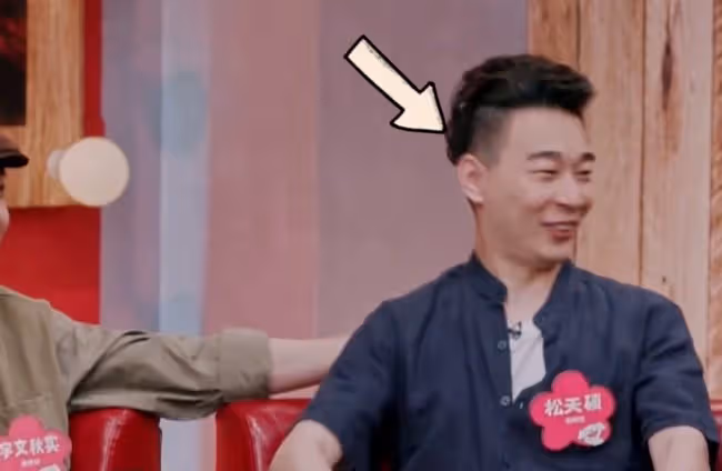 今年最傻叉的事是什麼？對，是為喜劇節目吵架