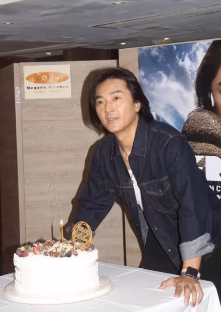 知名港星時隔3年開個唱!首回應妻子移民日本:暫時沒這方面計劃