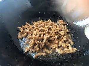 青椒肉絲（超簡單的家常菜）