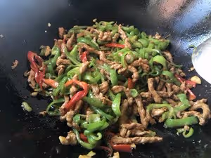 青椒肉絲（超簡單的家常菜）