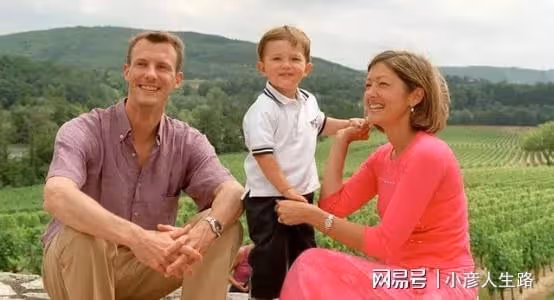 文雅麗很委屈：跟前夫離婚17年，她的兩個兒子被剝奪王子稱號