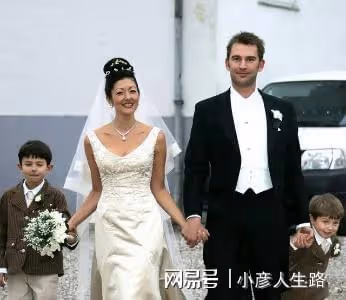 文雅麗很委屈：跟前夫離婚17年，她的兩個兒子被剝奪王子稱號