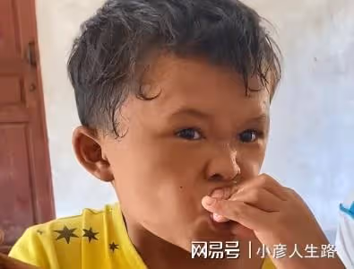 「小馬雲」被當搖錢樹!表哥利用他圈粉48w,名字還被用來開餐館