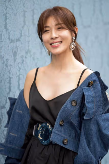 河智苑新劇搭檔高斗心 44歲未婚感情成謎 曾被質疑是「人工美女」
