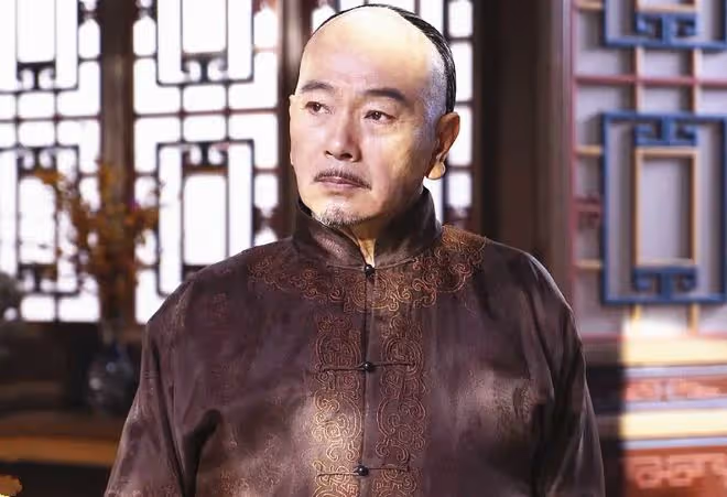 66歲張晨光為自己慶生，頭髮濃密精神好，獨自打拚妻兒定居國外