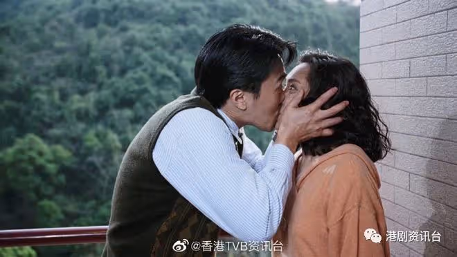 朱茵舊同學爆全班男生都被她吸引！未畢業已獲TVB監製選中