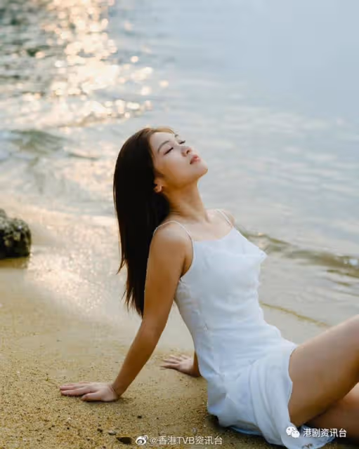 《愛回家》又有靚女加入!港姐麥詩晴演「慌張西望」主持擁超長美腿身材勁fit