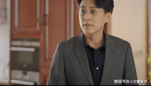 《底線》收領導的紅包,卻不願親戚送禮,李小樂的現實是方遠的悲哀