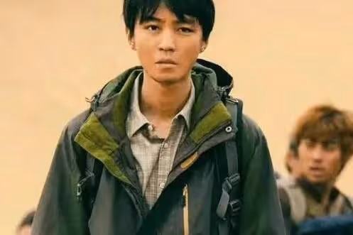 《萬里歸途》的原型事件是什麼？為啥不讓成朗用左手摸小孩的頭？