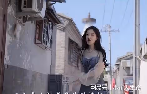 慶生也開始卷了？馮提莫為祖國慶生，特意打卡九大標誌性建築！