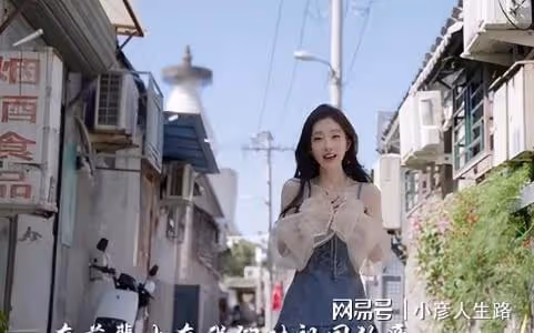 慶生也開始卷了？馮提莫為祖國慶生，特意打卡九大標誌性建築！