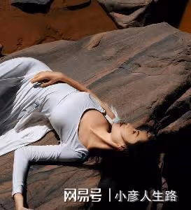 遭李易峰性騷擾，說「紅樓夢白拍了」，被秘密培養9年的她，太慘