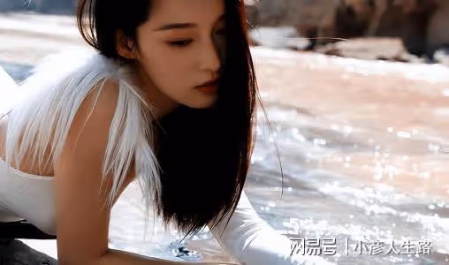 遭李易峰性騷擾，說「紅樓夢白拍了」，被秘密培養9年的她，太慘