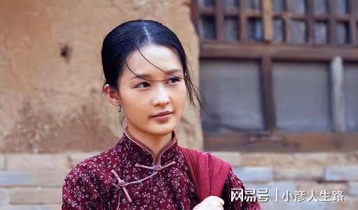 遭李易峰性騷擾，說「紅樓夢白拍了」，被秘密培養9年的她，太慘