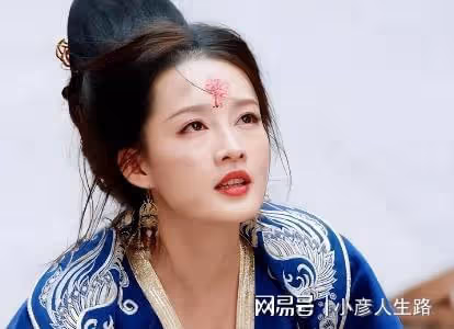 遭李易峰性騷擾，說「紅樓夢白拍了」，被秘密培養9年的她，太慘