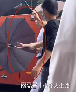 德雲社岳雲鵬拍戲,下車後拒絕工作人員撐傘,粉絲:早就該這樣了