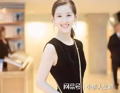 章澤天發聲回應劉強東致歉:人生總有風雨,但時間永遠向前