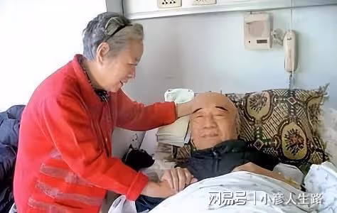 著名演員李丁:去世11年後兒子又不幸離世,遺孀的選擇令人淚目