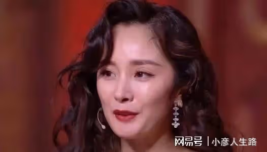 乾癟凹陷、發福老態,當紅女星的近期生圖,讓我看到了人間真實