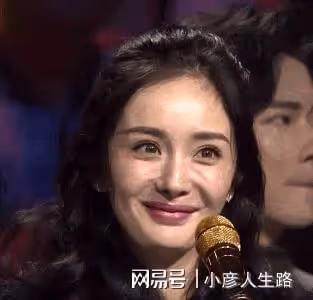 乾癟凹陷、發福老態,當紅女星的近期生圖,讓我看到了人間真實