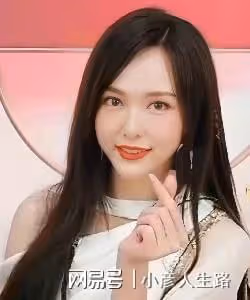 乾癟凹陷、發福老態,當紅女星的近期生圖,讓我看到了人間真實