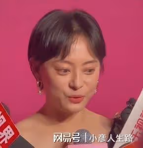 乾癟凹陷、發福老態,當紅女星的近期生圖,讓我看到了人間真實