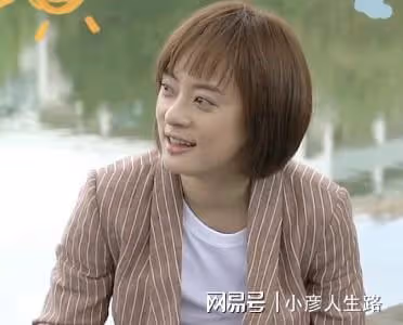 乾癟凹陷、發福老態,當紅女星的近期生圖,讓我看到了人間真實